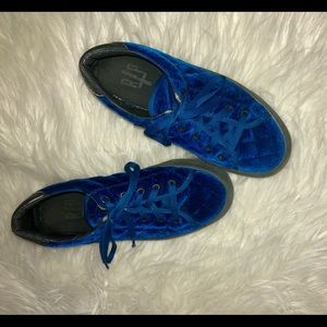 Velvet platform sneakers